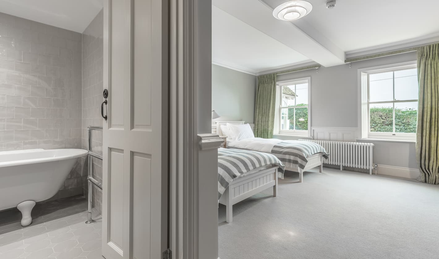 Lawn House Brand Photography - Howl & Bray